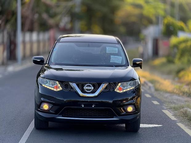 Nissan X-Trail 2.0 Petrol AWD 2014 Black