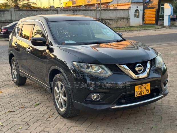 Nissan X-Trail 2015 Black