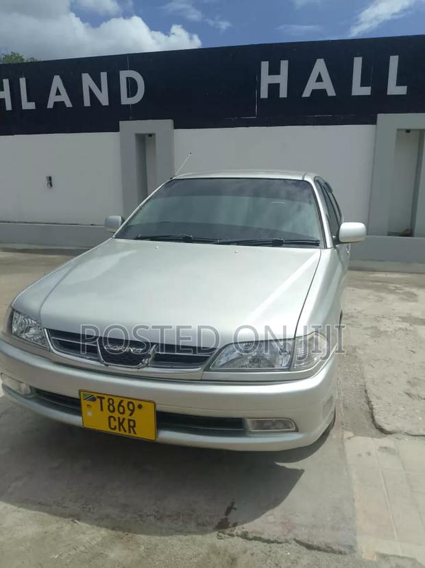 Toyota Carina 2000 Silver