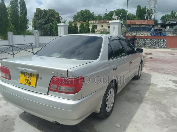 Toyota Carina 2000 Silver