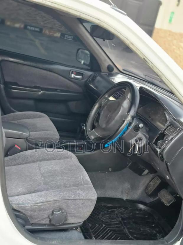 Toyota Carina 2000 White