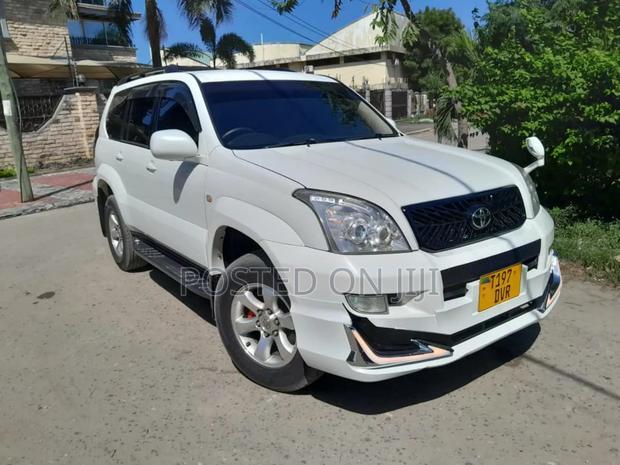 Toyota Land Cruiser Prado 2005 White