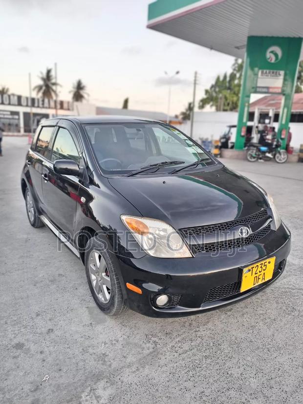 Toyota IST 2006 Black