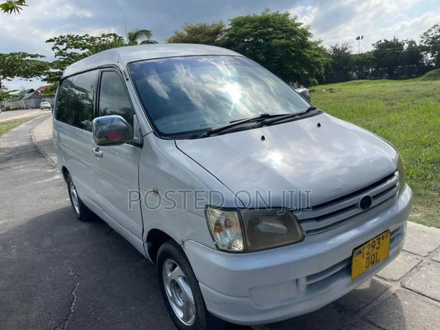 Toyota Noah 2008 White