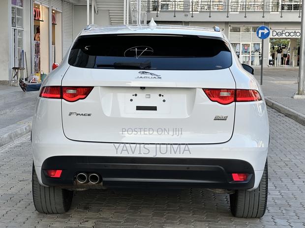 Jaguar F-Pace 2017 White