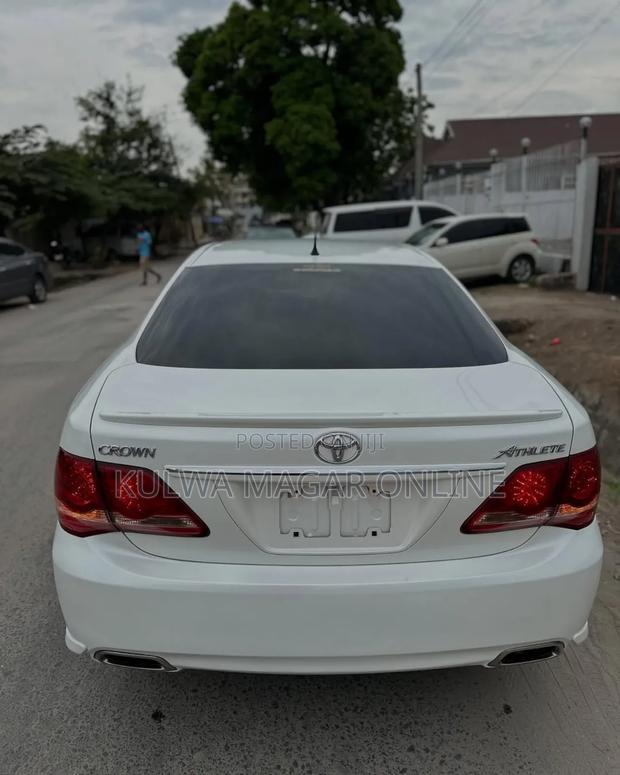 Toyota Crown 2008 White