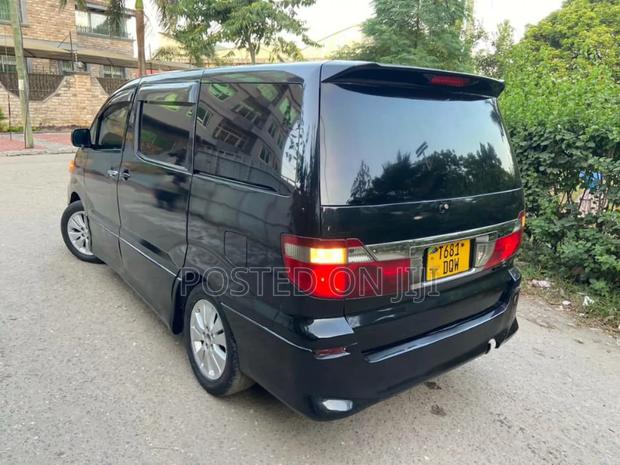 Toyota Alphard 2005 Black