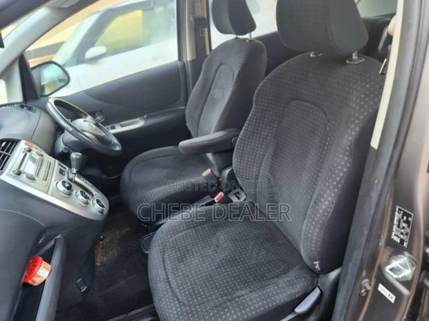 Toyota Ractis 1.5 AWD 2005 Gray