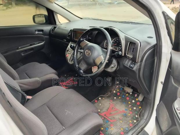 Toyota Wish 2005 White
