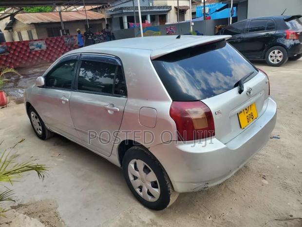 Toyota Corolla RunX 2004 Silver
