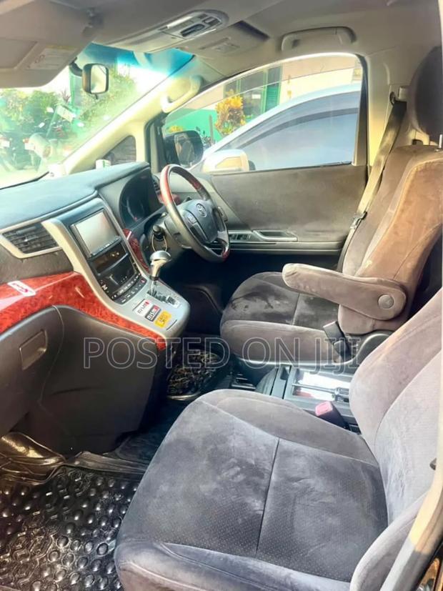 Toyota Alphard 2005 Black