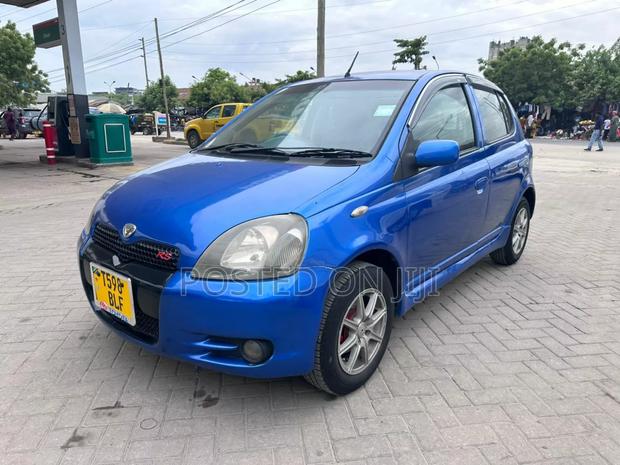 Toyota Vitz 2003 Blue