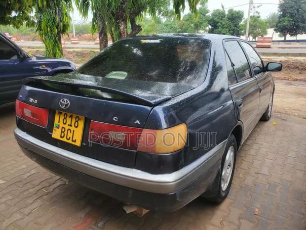 Toyota Cresta 2000 Blue