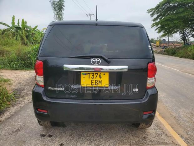 Toyota Rumion 2024 Black