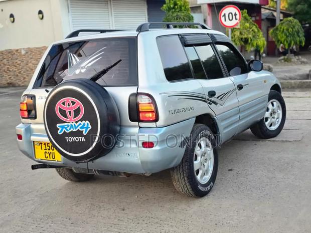 Toyota RAV4 2002 Silver