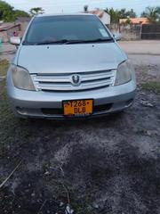 Toyota IST 2005 Silver for sale
