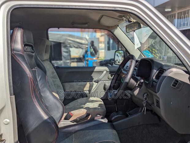 Suzuki Jimny 2000 Silver