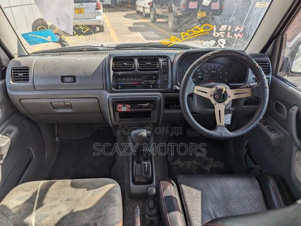 Suzuki Jimny 2000 Silver
