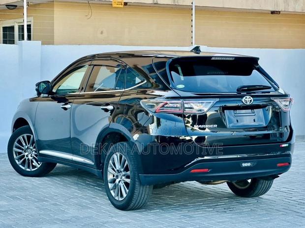 Toyota Harrier 2.0 2014 Black