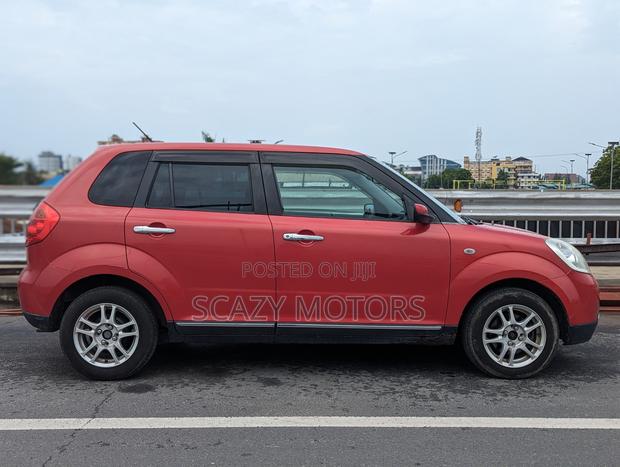 Mazda Verisa 2008 Red
