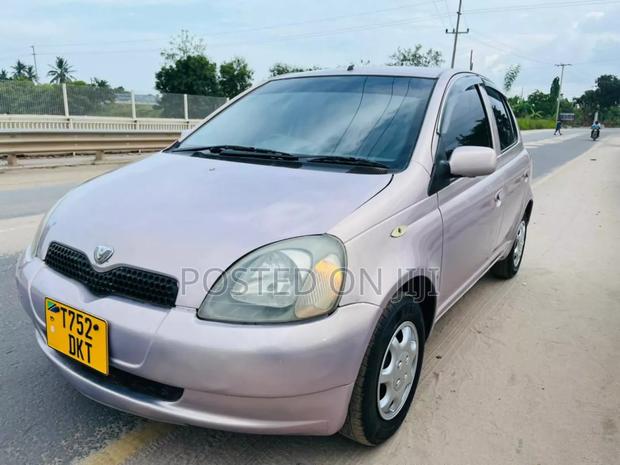 Toyota Vitz 2003 Pink