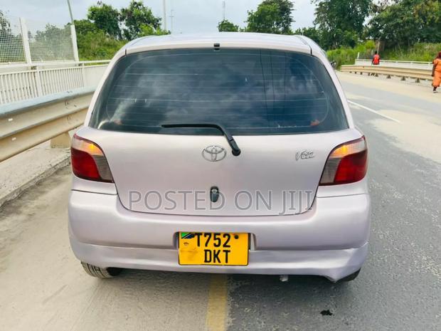 Toyota Vitz 2003 Pink