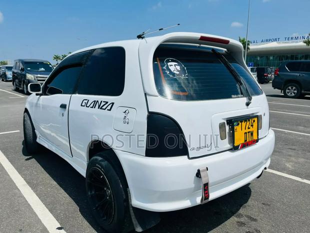 Toyota Starlet 2000 White