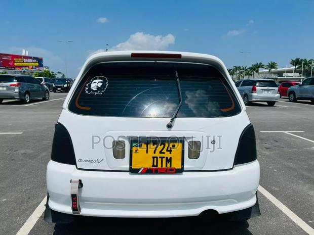 Toyota Starlet 2000 White