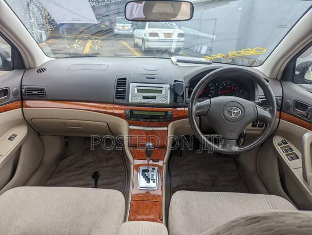 Toyota Premio 2005 Gold