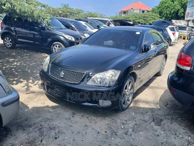 Toyota Crown 2006 Black