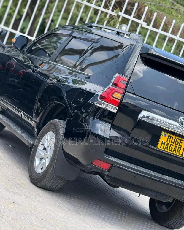 Toyota Land Cruiser Prado 2018 Black