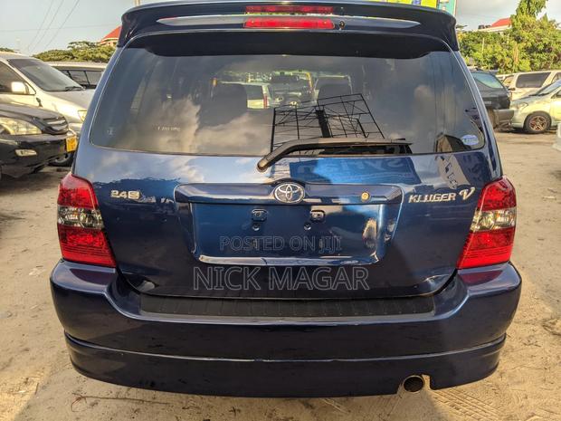 Toyota Kluger 2004 Blue