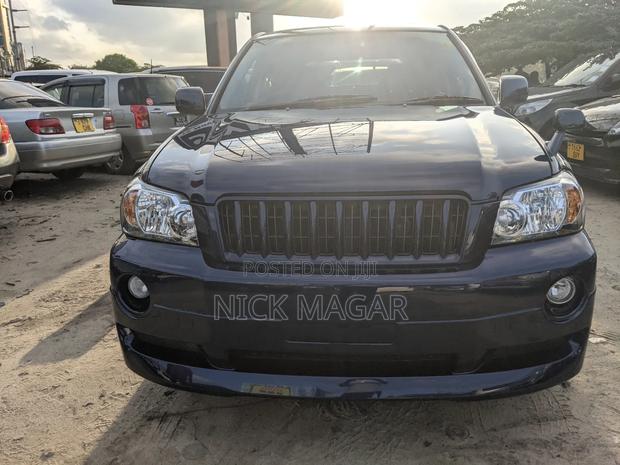 Toyota Kluger 2004 Blue
