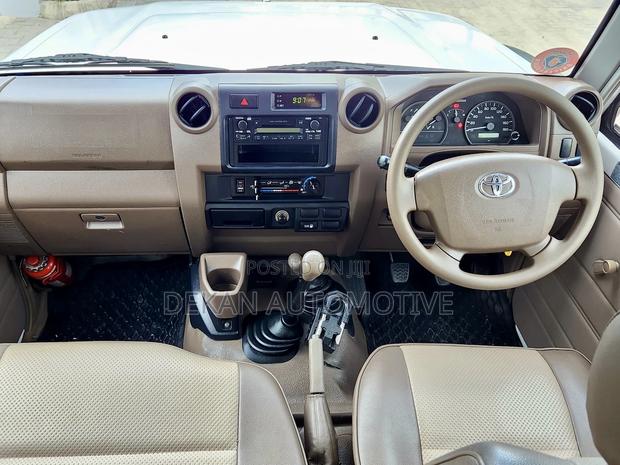 Toyota Land Cruiser 100 4.2 2008 White
