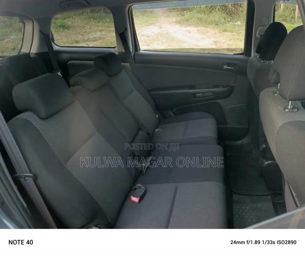 Toyota Wish 2004 Gray