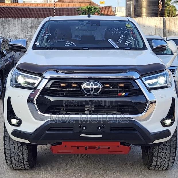 Toyota Hilux 2020 White