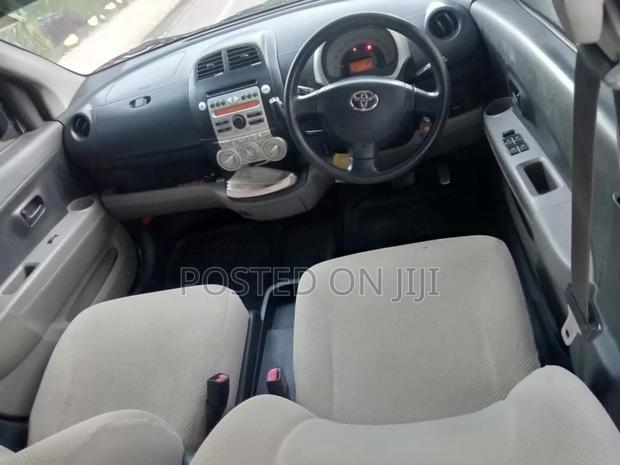 Toyota Passo 2005 Red