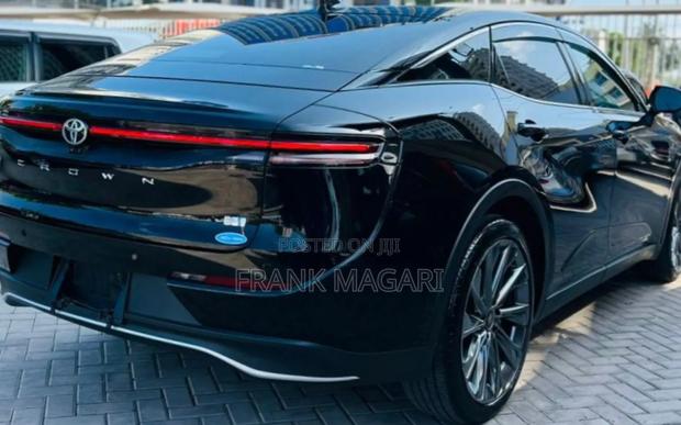 Toyota Crown 2023 Black