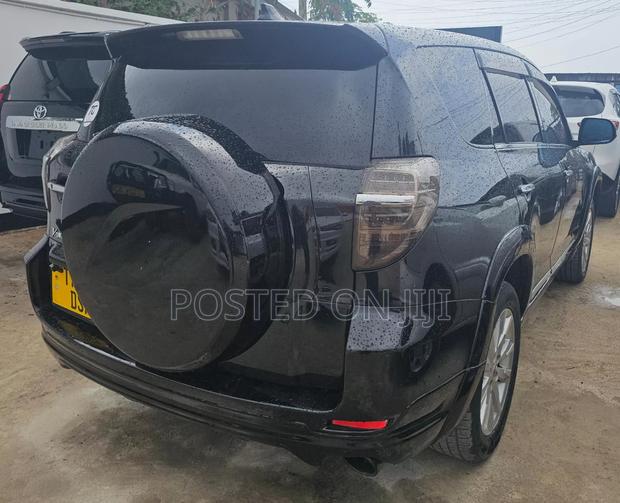 Toyota Vanguard 2010 Black