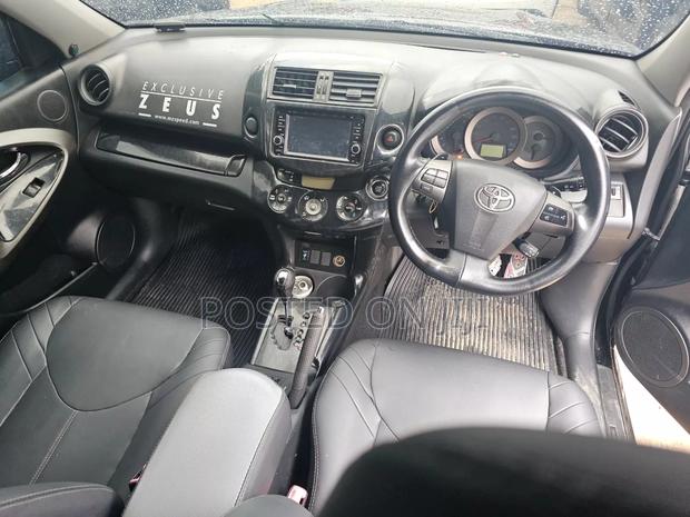 Toyota Vanguard 2010 Black