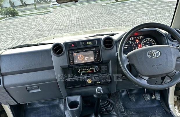 Toyota Land Cruiser 2013 Beige