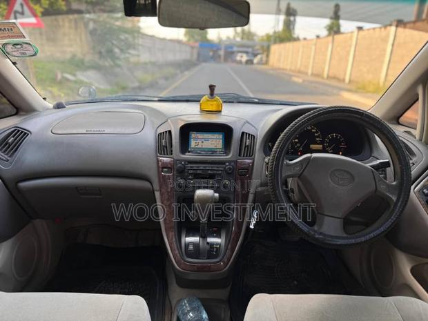 Toyota Harrier 2001 Green