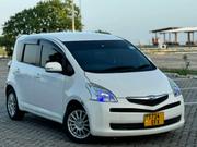 Toyota Ractis 2006 White for sale