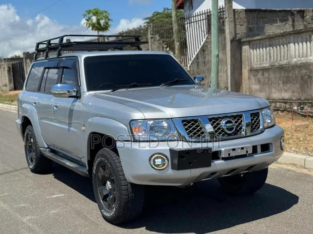 Nissan Patrol 2005 Silver