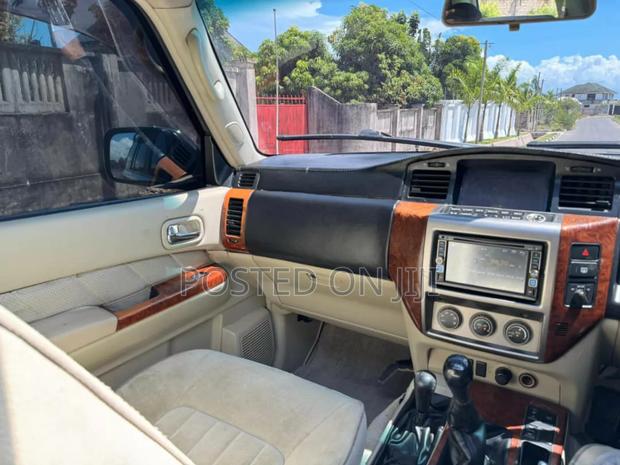 Nissan Patrol 2005 Silver