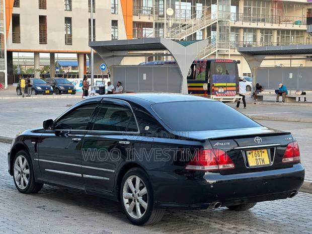 Toyota Crown 2009 Black