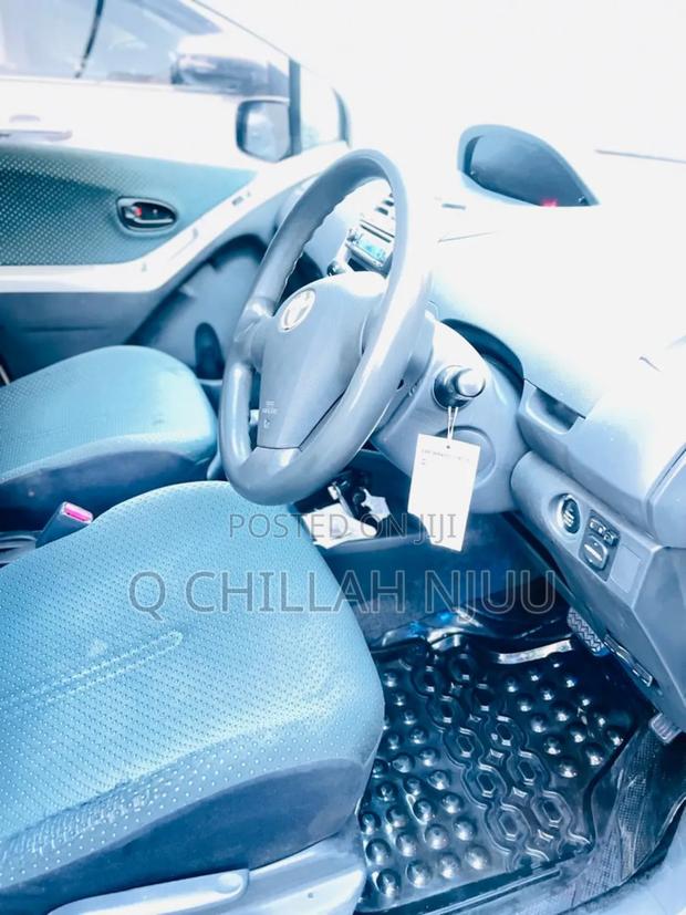 Toyota Vitz 2003 Silver