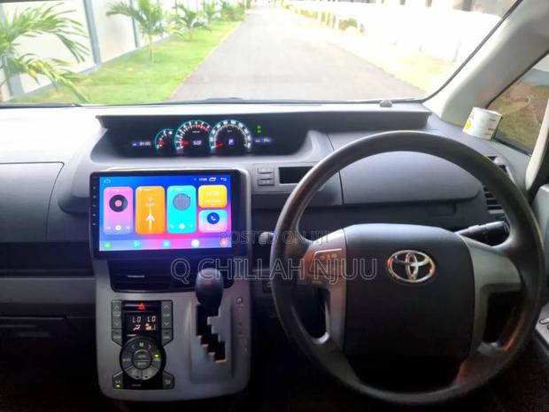 Toyota Noah 2009 Silver
