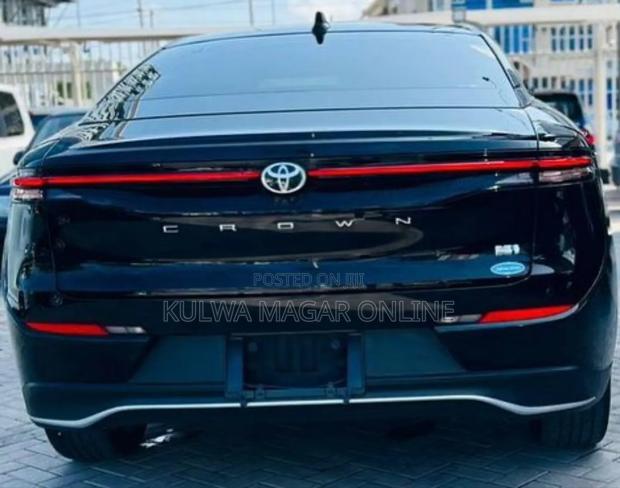 Toyota Crown 2024 Black