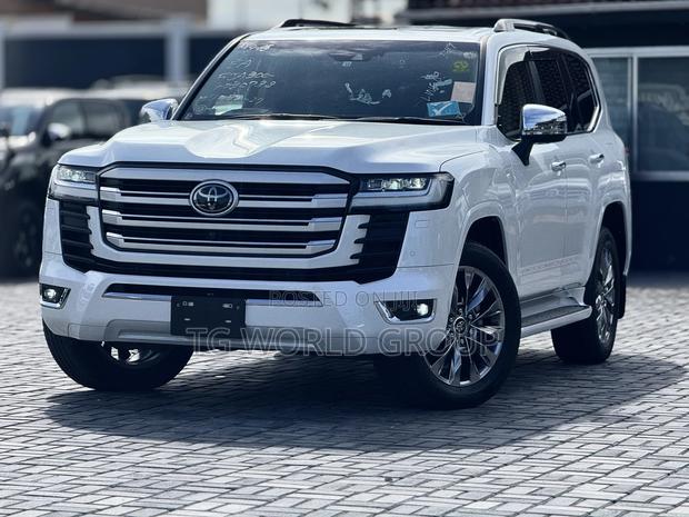 Toyota Land Cruiser 3.3 Diesel 4WD 2022 White